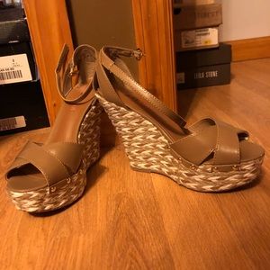 Size 7.5 Nwb platform sandals